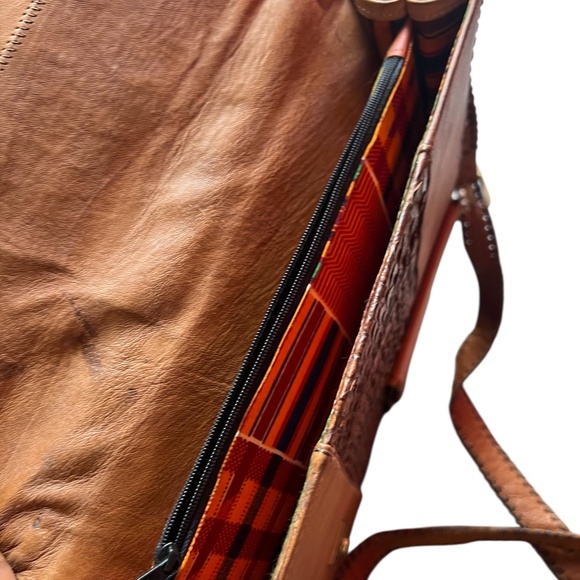 Handmade Leather Unisex Reptile Multicolor Crossbody Bag - Picture 10 of 15